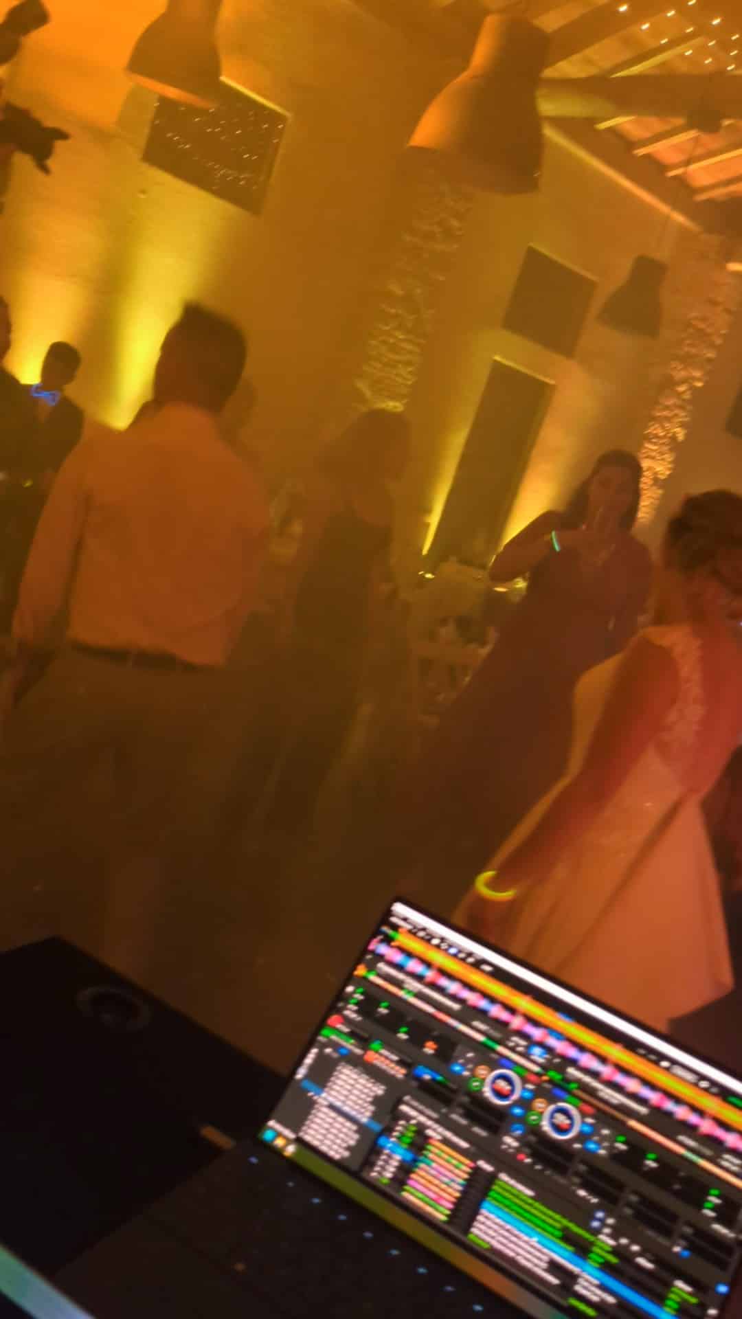 Yoan, animateur DJ d'un mariage à Giroussens